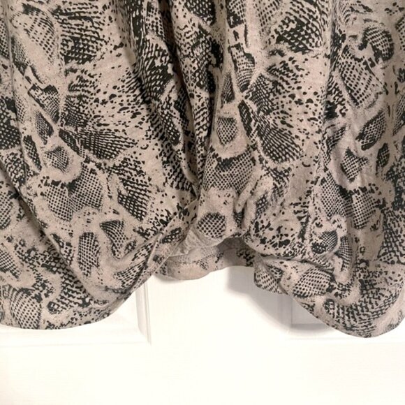 Moon Snake Print V-Neck Twist Front Knot Short Sleeve Top - Picture 4 of 6